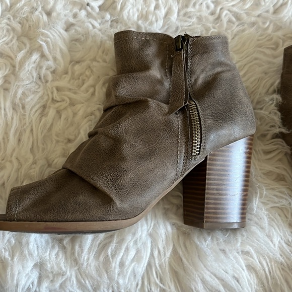 Heel boots-Dark Beige Suede - Picture 3 of 4